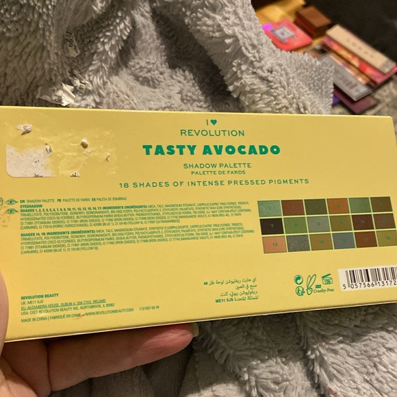 I Heart Revolution Tasty Avocado eyeshadow palette - Picture 6 of 6